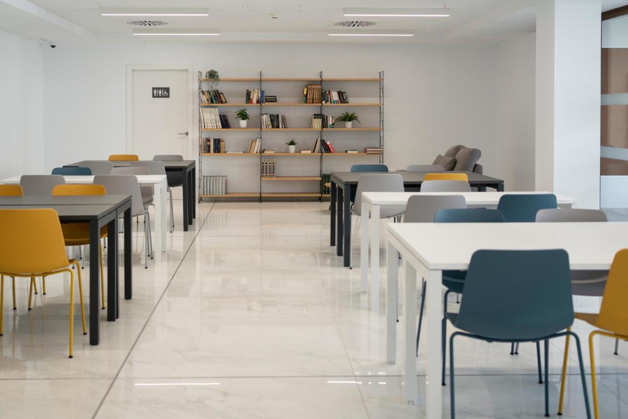 瓦伦西亚Micampus Avenida Del Puerto - Residencia De Estudiantes公寓 外观 照片